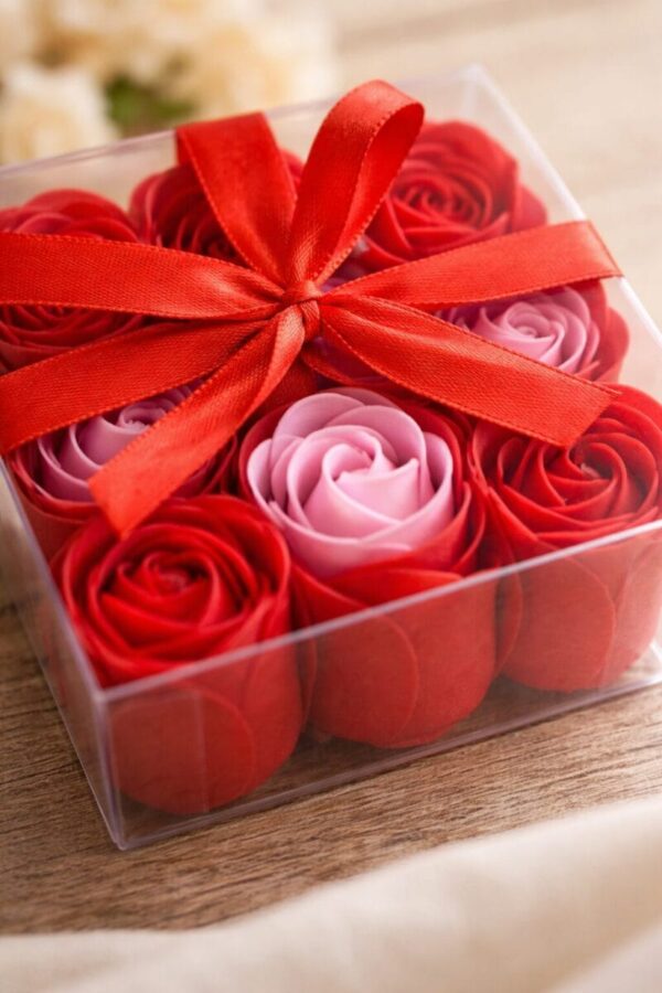 coffret roses savon parfumées cadeau romantique