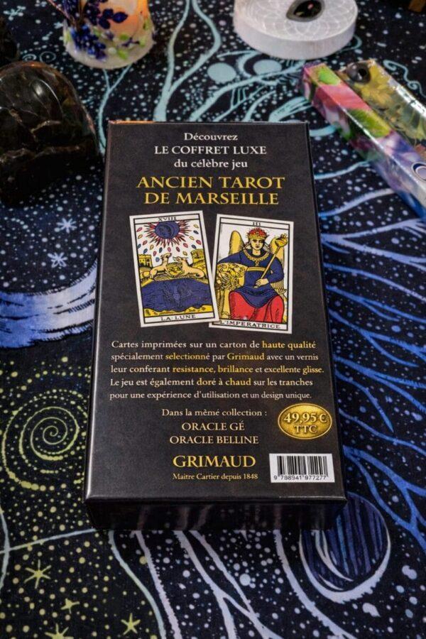 tarot de marseille jeu de cartes divinatoires traditionnel